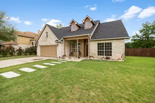 300 River Bluff Cir, Georgetown, TX 78626 - Photo 2