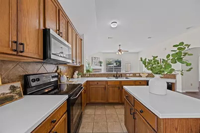 3701 Pine Needle Circle, Round Rock, TX 78681 - Photo 10