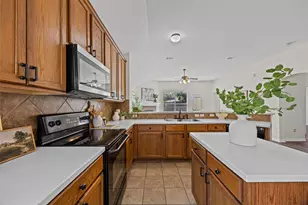 3701 Pine Needle Cir, Round Rock, TX 78681 - Photo 10