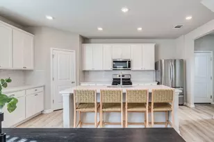 218 Glass Mountains Wy, Dripping Springs, TX 78620 - Photo 4