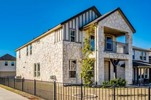 218 Glass Mountains Wy, Dripping Springs, TX 78620 - Photo 2