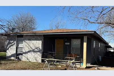 1001 W Haynie Street, Llano, TX 78643 - Photo 2