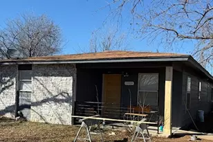 1001 W Haynie St, Llano, TX 78643 - Photo 2