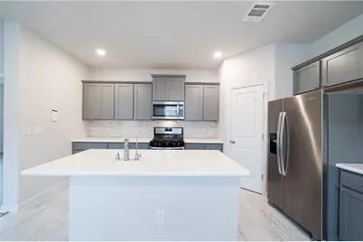 8208 Cottage Rose Drive, Austin, TX 78744 - Photo 4