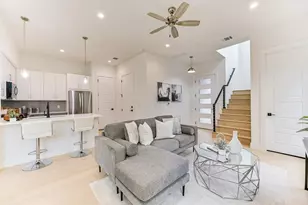 2006 S L Davis Ave, Austin, TX 78702 - Photo 4