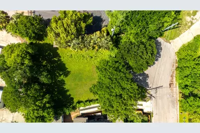 7312 E Ben White Boulevard #18, Austin, TX 78741 - Photo 2