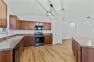 1310 Grande Mesa Dr, Georgetown, TX 78626 - Photo 4