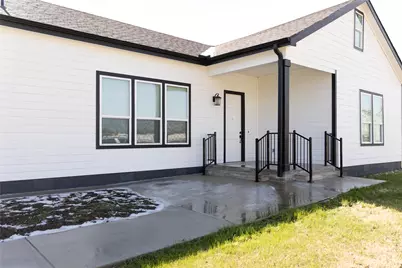 300 E Front Street, Thorndale, TX 76577 - Photo 4