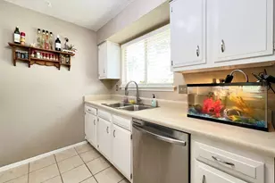 9731 Anderson Village Dr, Austin, TX 78729 - Photo 12