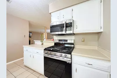 9731 Anderson Village Drive, Austin, TX 78729 - Photo 10