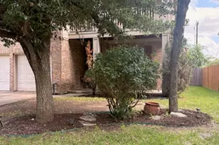 408 Mossy Rock Dr, Hutto, TX 78634 - Photo 2