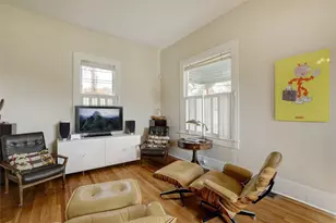 221 N Johnson Ave, San Marcos, TX 78666 - Photo 8