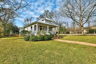 221 N Johnson Ave, San Marcos, TX 78666 - Photo 1