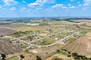 224 Altamira Ave, Elgin, TX 78621 - Photo 6