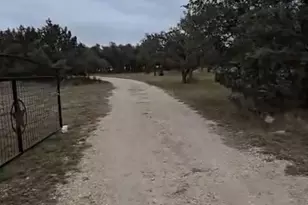 1115 N County Road 220, Florence, TX 76527 - Photo 38