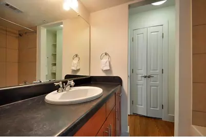 711 W 32nd Street #104, Austin, TX 78705 - Photo 6