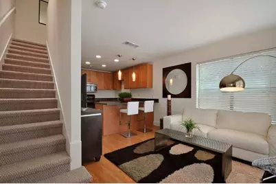 711 W 32nd Street #104, Austin, TX 78705 - Photo 2