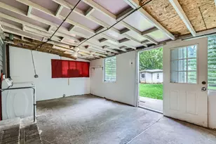 1313 Perez St, Austin, TX 78721 - Photo 6