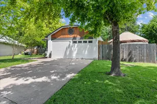 7300 Quicksilver Cir, Austin, TX 78744 - Photo 2