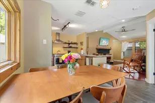 7300 Quicksilver Cir, Austin, TX 78744 - Photo 10