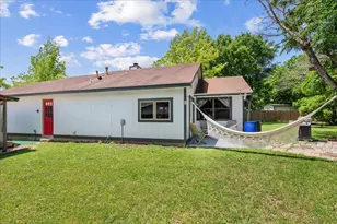 7300 Quicksilver Cir, Austin, TX 78744 - Photo 28