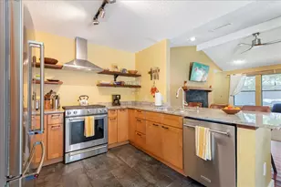 7300 Quicksilver Cir, Austin, TX 78744 - Photo 14