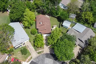 7300 Quicksilver Cir, Austin, TX 78744 - Photo 32