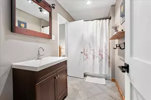 7300 Quicksilver Cir, Austin, TX 78744 - Photo 24