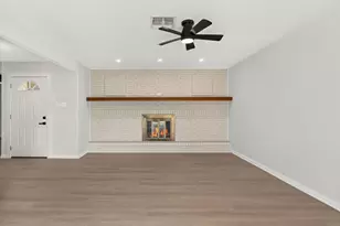 833 Ross Cir, Lockhart, TX 78644 - Photo 6