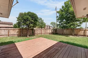 833 Ross Cir, Lockhart, TX 78644 - Photo 32