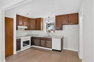 833 Ross Cir, Lockhart, TX 78644 - Photo 10