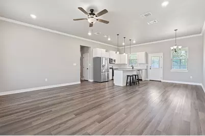 103 W Tomlinson Street, Florence, TX 76527 - Photo 6