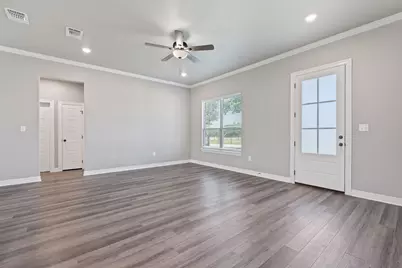 103 W Tomlinson Street, Florence, TX 76527 - Photo 4