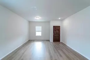 508 Bobcat Crk Dr, Jarrell, TX 76537 - Photo 2