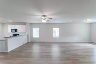 508 Bobcat Crk Dr, Jarrell, TX 76537 - Photo 4