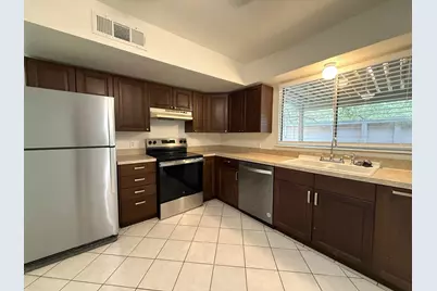 900 W Village Lane, Austin, TX 78758 - Photo 4