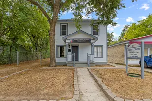 2117 E Cesar Chavez St, Austin, TX 78702 - Photo 1