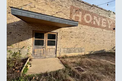 109 NE 2nd Street, Smithville, TX 78957 - Photo 8