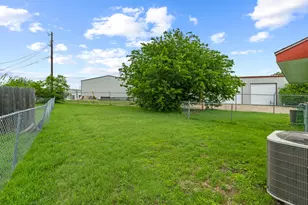 243/245 Marvin Cove, Hutto, TX 78634 - Photo 14