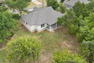 105 Haliimaile Ln, Bastrop, TX 78602 - Photo 30