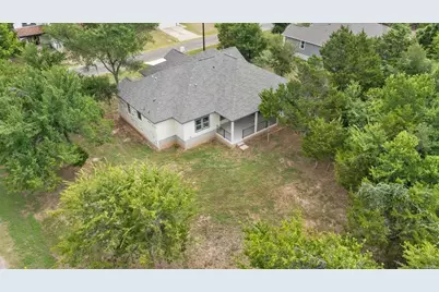 105 Haliimaile Lane, Bastrop, TX 78602 - Photo 30