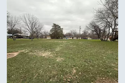 110 Lake Forrest Drive, Seguin, TX 78155 - Photo 4