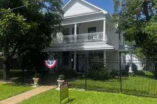 504 South Franklin, La Grange, TX 78945 - Photo 1
