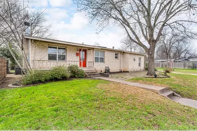 202 E 18th Street, Georgetown, TX 78626 - Photo 2