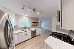 8700 Parkfield Dr, Austin, TX 78758 - Photo 12