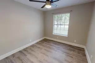 8700 Parkfield Dr, Austin, TX 78758 - Photo 14
