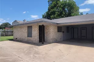 5806 Nassau Dr, Austin, TX 78723 - Photo 4