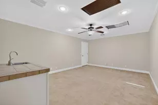 13933 Ashton Woods Cir, Austin, TX 78727 - Photo 26