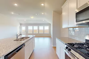 13701 Warnock Trl, Manor, TX 78653 - Photo 10