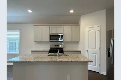 311 Darwin Place, Lockhart, TX 78644 - Photo 4